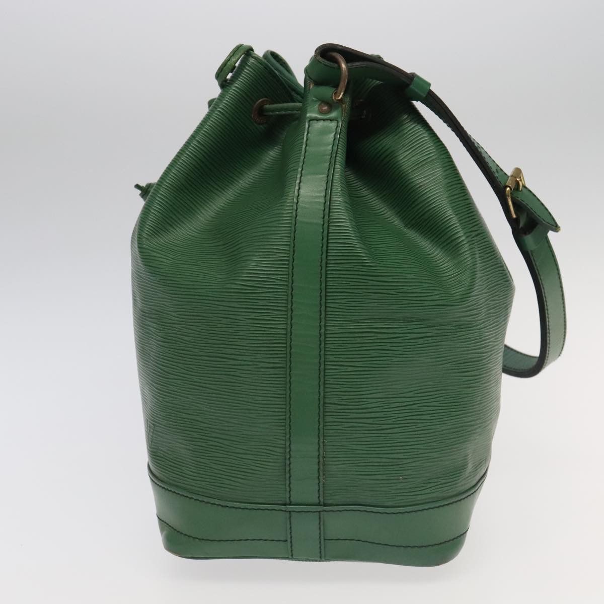 Louis Vuitton Noe Green Leather Shoulder Bag (Pre-Owned) Size ONE SIZE - 3 Thumbnail
