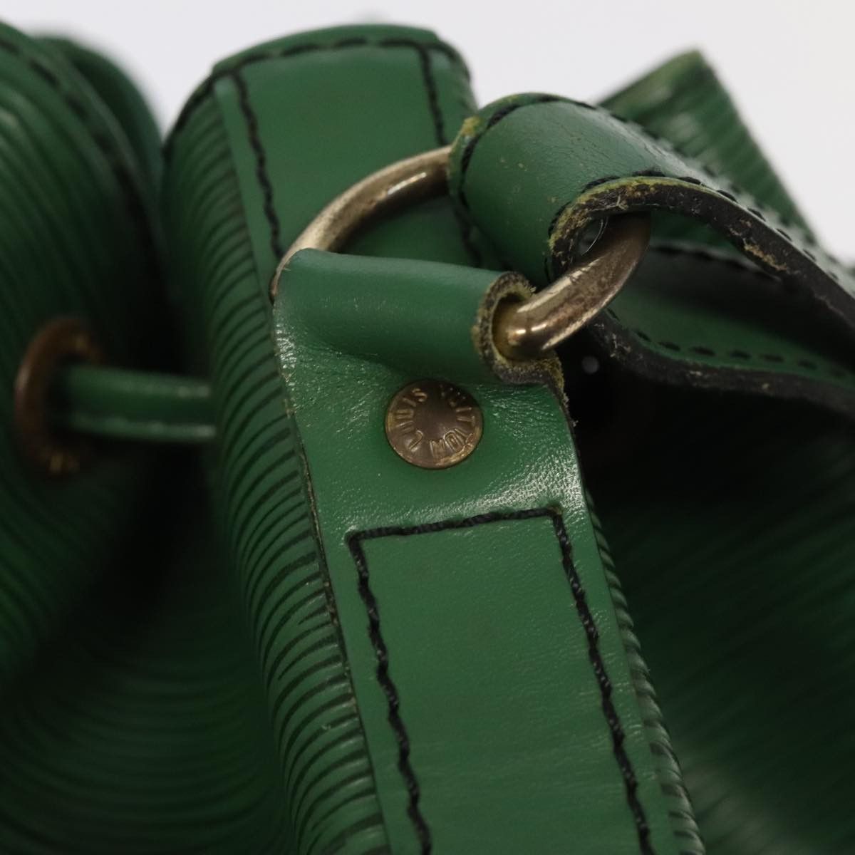 Louis Vuitton Noe Green Leather Shoulder Bag (Pre-Owned) Size ONE SIZE - 12 Thumbnail