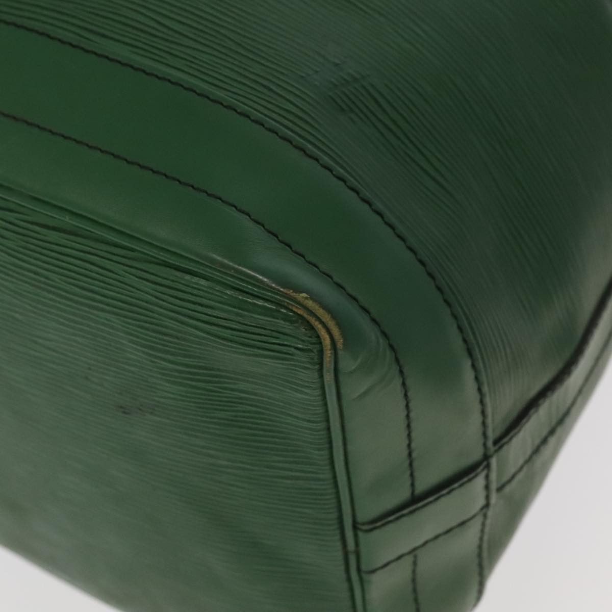 Louis Vuitton Noe Green Leather Shoulder Bag (Pre-Owned) Size ONE SIZE - 9 Thumbnail