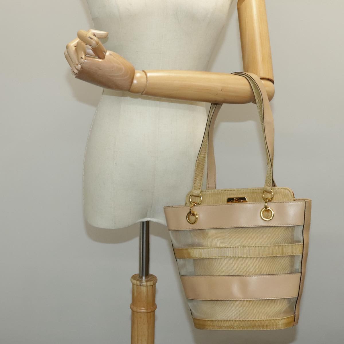 Salvatore Ferragamo Beige Leather Shoulder Bag (Pre-Owned) Size ONE SIZE - 13 Thumbnail