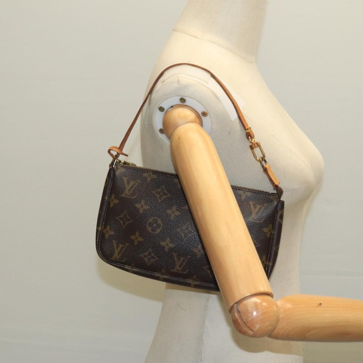 Louis Vuitton Pochette Accessoire Black Canvas Clutch Bag (Pre-Owned) Size ONE SIZE - 11 Thumbnail