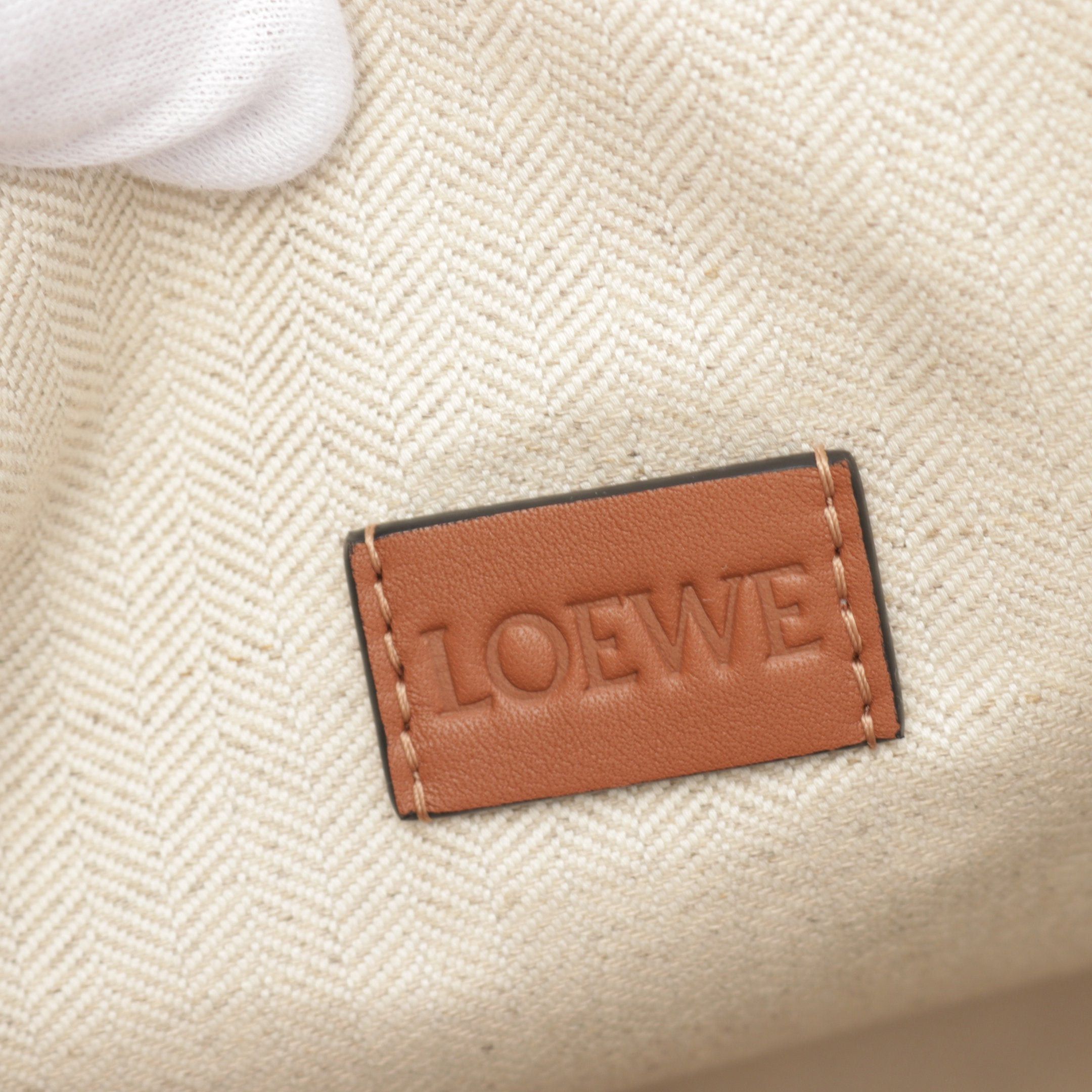 Loewe Loewe Cubi Cubby Shoulder Bag Leather Brown Size ONE SIZE - 4 Thumbnail