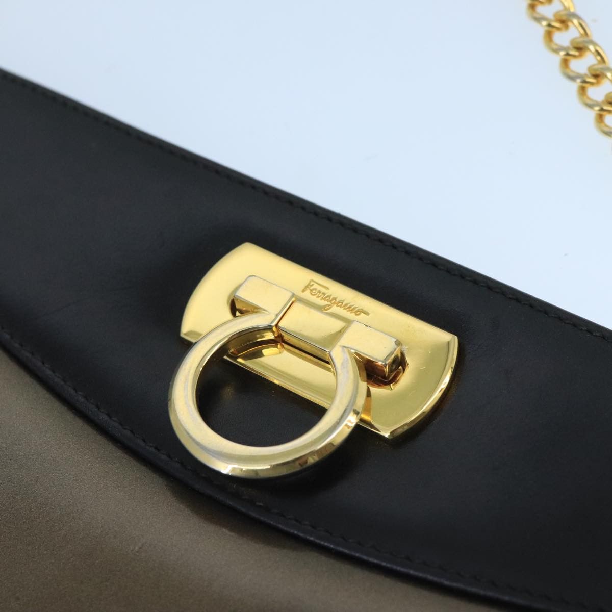 Salvatore Ferragamo Gancio Brown Patent Leather Shoulder Bag (Pre-Owned) Size ONE SIZE - 12 Thumbnail