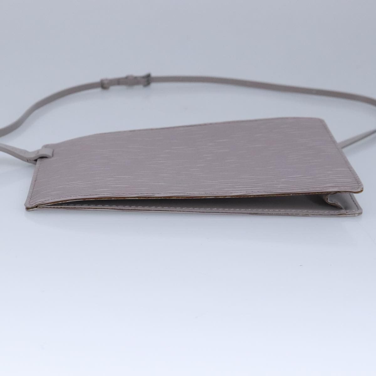 Louis Vuitton Grey Leather Clutch Bag (Pre-Owned) Size ONE SIZE - 18 Thumbnail