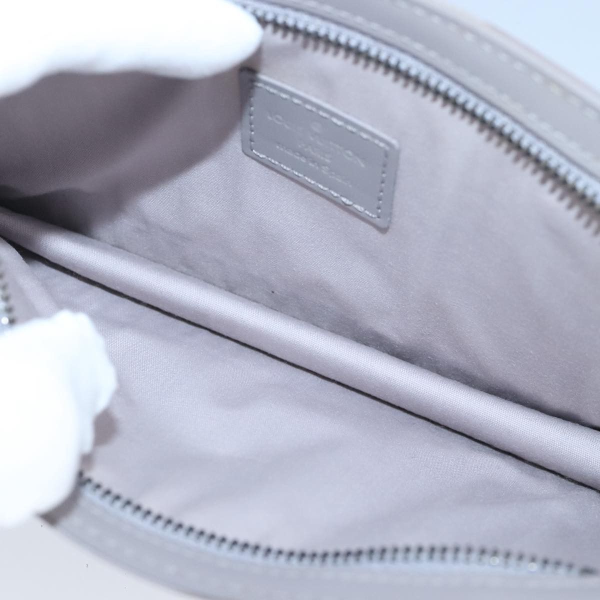 Louis Vuitton Grey Leather Clutch Bag (Pre-Owned) Size ONE SIZE - 20 Thumbnail
