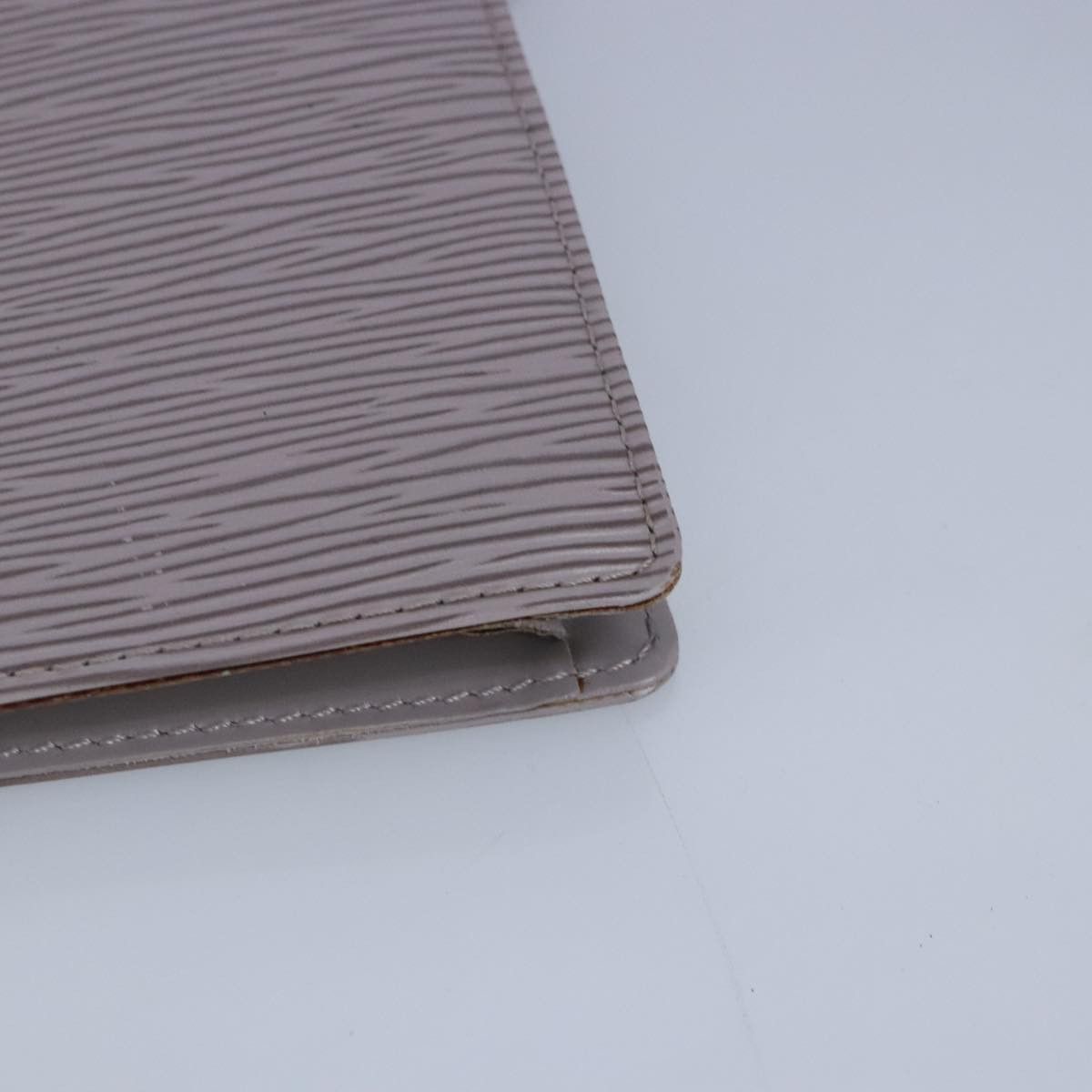 Louis Vuitton Grey Leather Clutch Bag (Pre-Owned) Size ONE SIZE - 8 Thumbnail