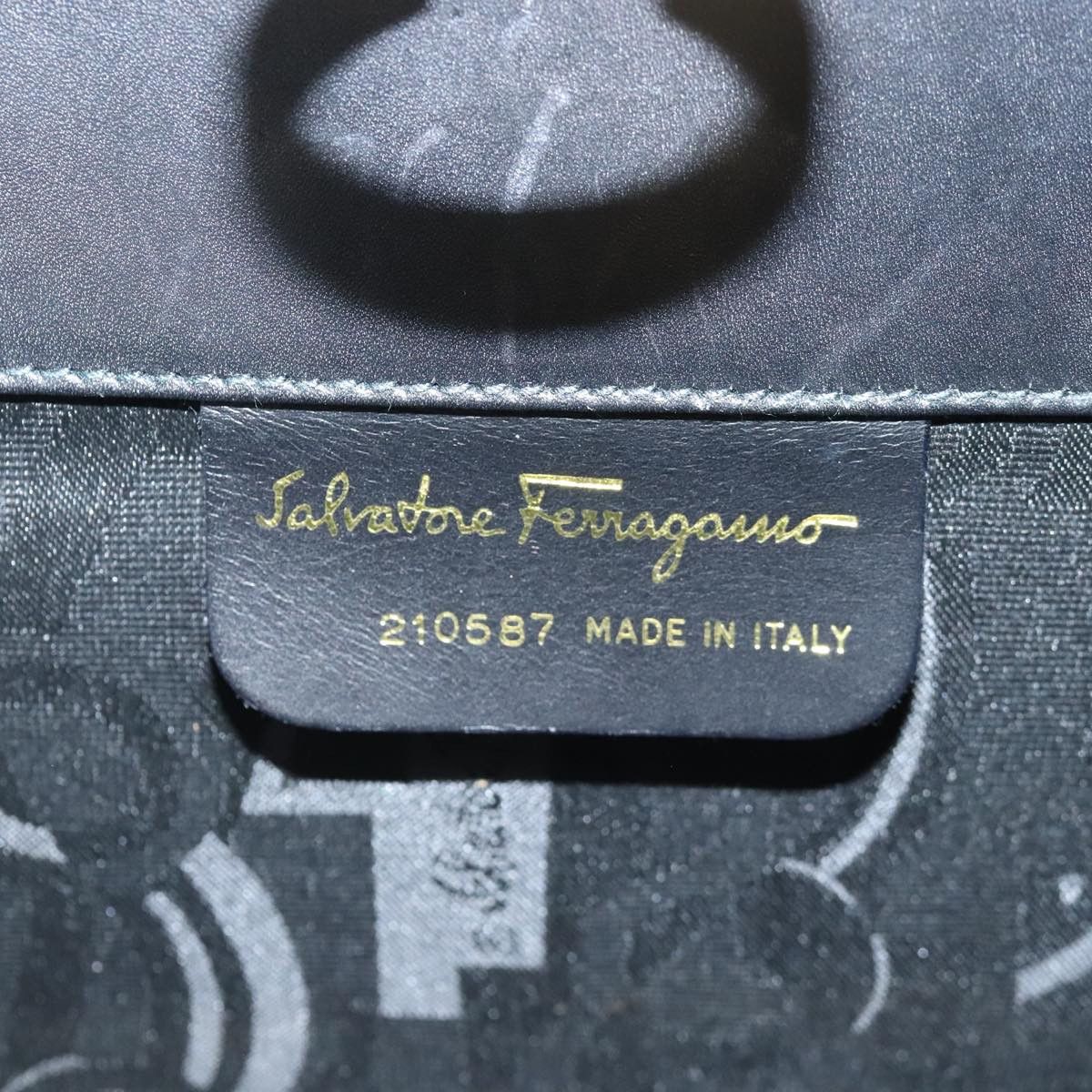 Salvatore Ferragamo Gancini Black Leather Shoulder Bag (Pre-Owned) Size ONE SIZE - 13 Thumbnail