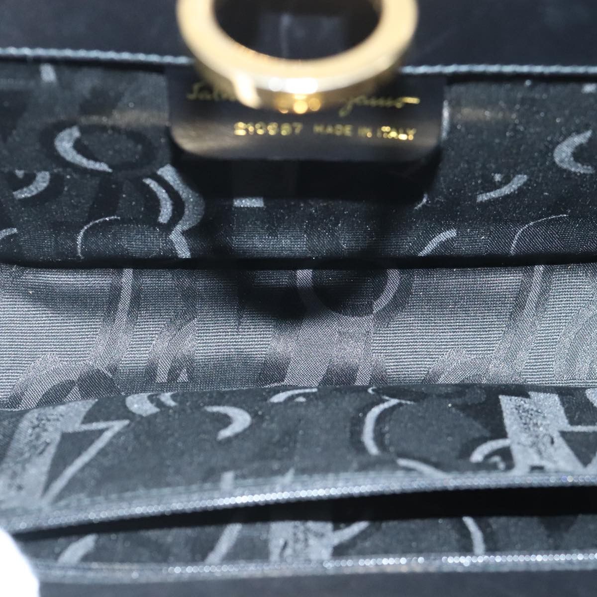 Salvatore Ferragamo Gancini Black Leather Shoulder Bag (Pre-Owned) Size ONE SIZE - 12 Thumbnail