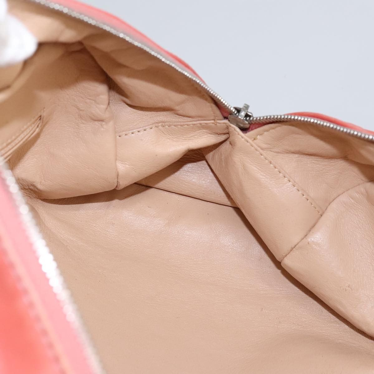 Chanel Logo Cc Pink Leather Handbag (Pre-Owned) Size ONE SIZE - 19 Thumbnail