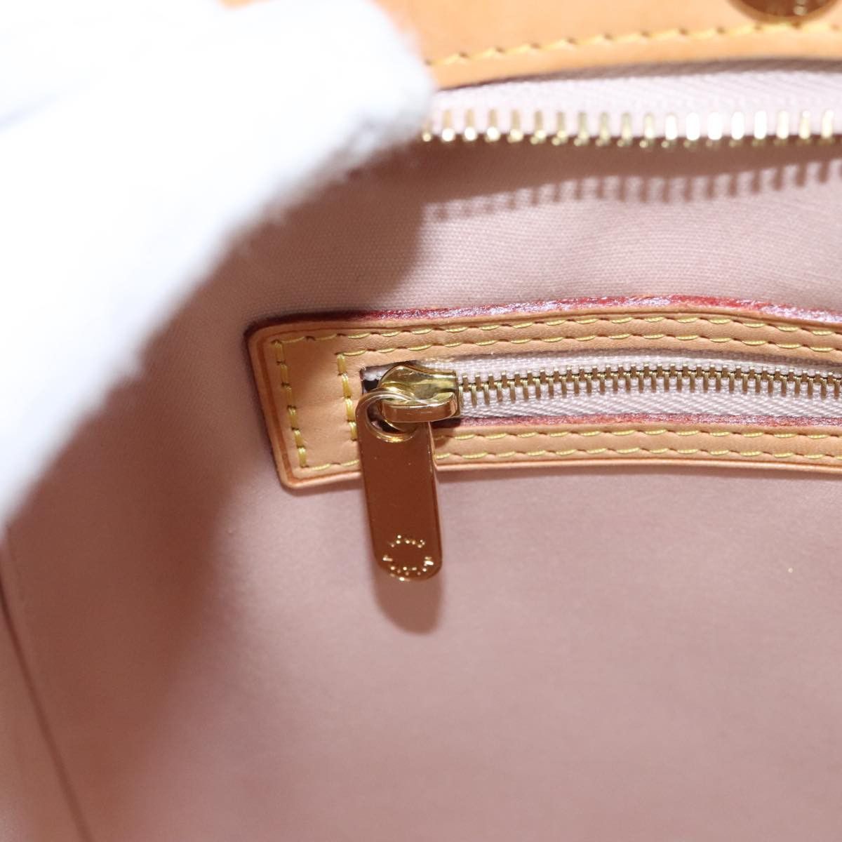 Louis Vuitton Blair Beige Patent Leather Handbag (Pre-Owned) Size ONE SIZE - 14 Thumbnail