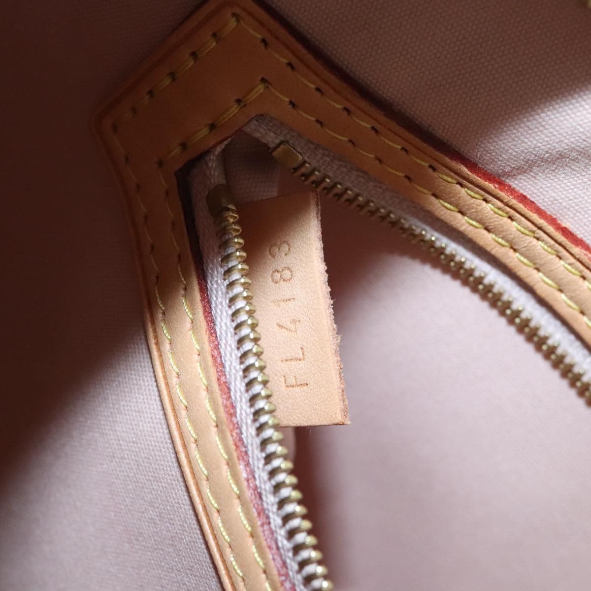 Louis Vuitton Blair Beige Patent Leather Handbag (Pre-Owned) Size ONE SIZE - 15 Thumbnail