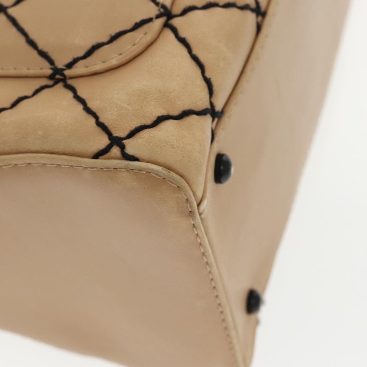Chanel Wild Stitch Beige Leather Handbag (Pre-Owned) Size ONE SIZE - 17 Thumbnail