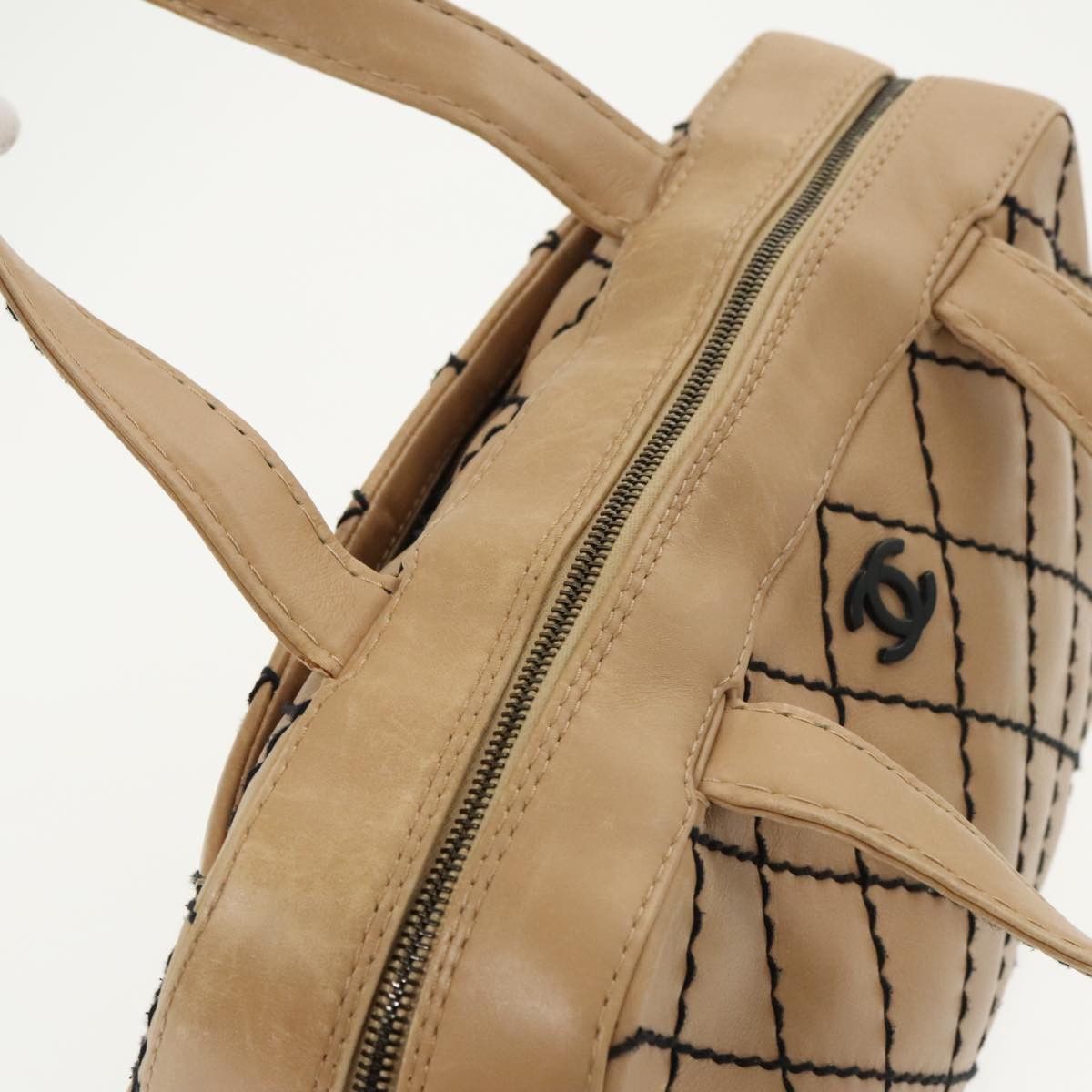 Chanel Wild Stitch Beige Leather Handbag (Pre-Owned) Size ONE SIZE - 14 Thumbnail