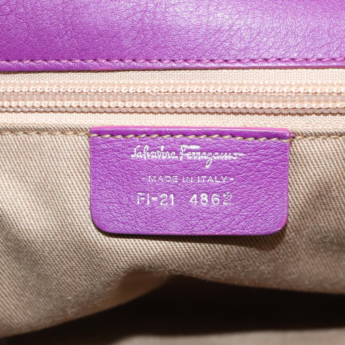 Salvatore Ferragamo Gancini Purple Leather Shoulder Bag (Pre-Owned) Size ONE SIZE - 12 Thumbnail