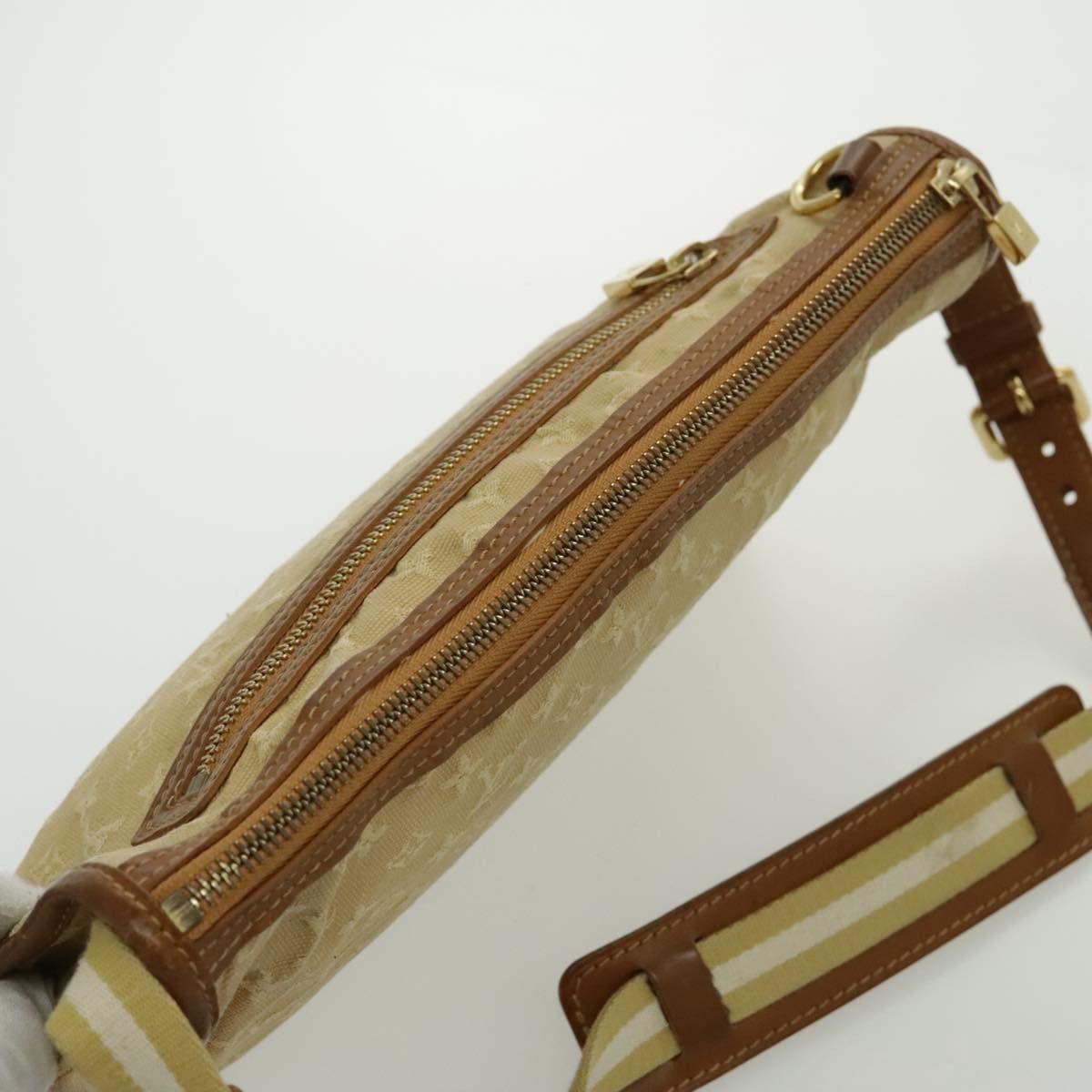 Louis Vuitton Catherine Beige Canvas Shoulder Bag (Pre-Owned) Size ONE SIZE - 11 Thumbnail