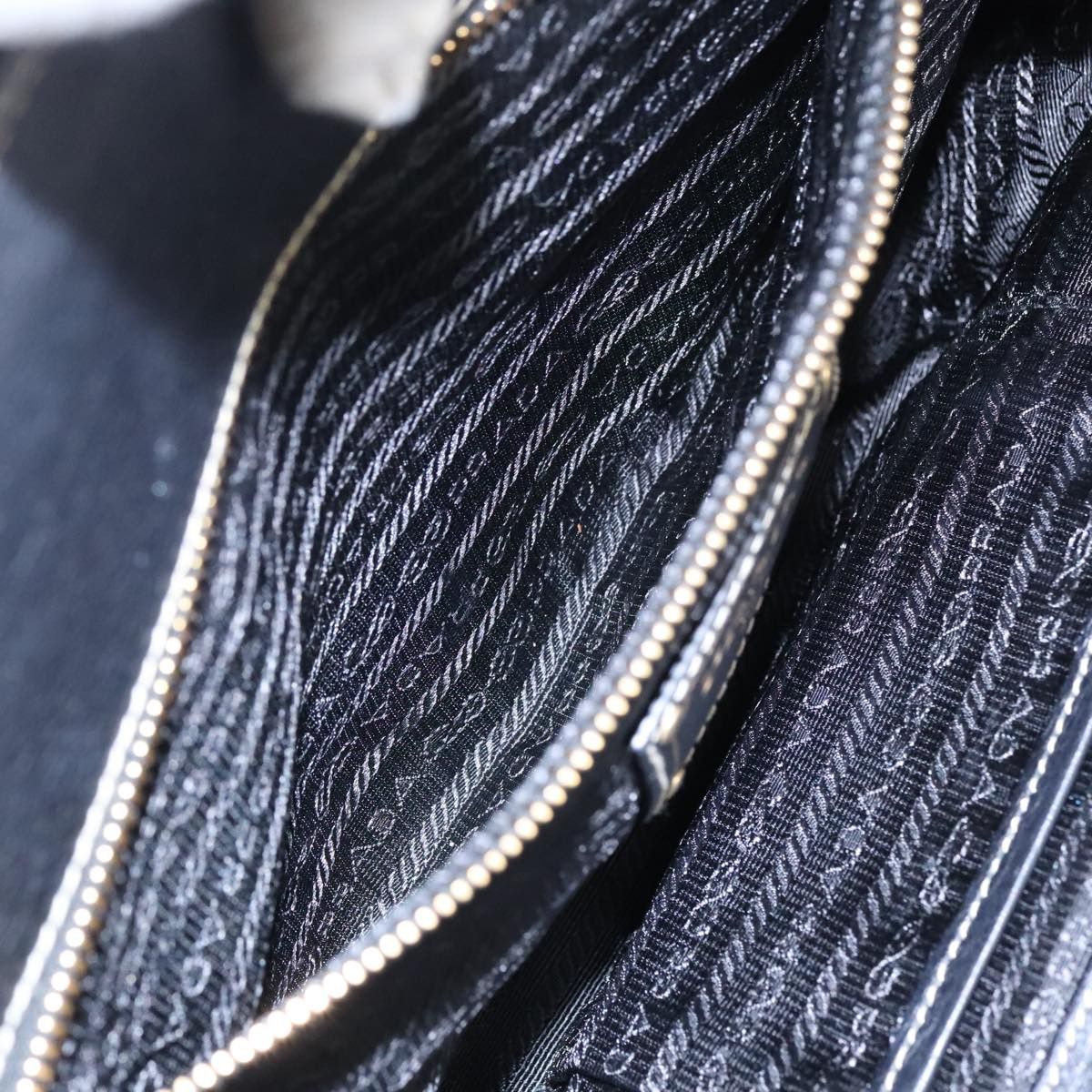 Prada Black Synthetic Handbag (Pre-Owned) Size ONE SIZE - 20 Thumbnail