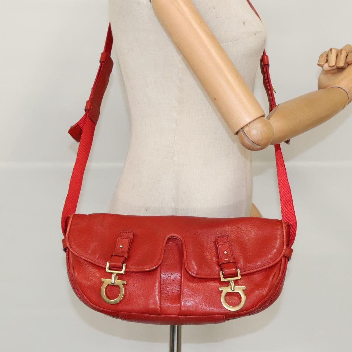 Salvatore Ferragamo Red Leather Shoulder Bag (Pre-Owned) Size ONE SIZE - 13 Thumbnail