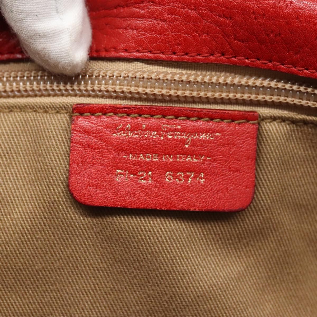 Salvatore Ferragamo Red Leather Shoulder Bag (Pre-Owned) Size ONE SIZE - 12 Thumbnail