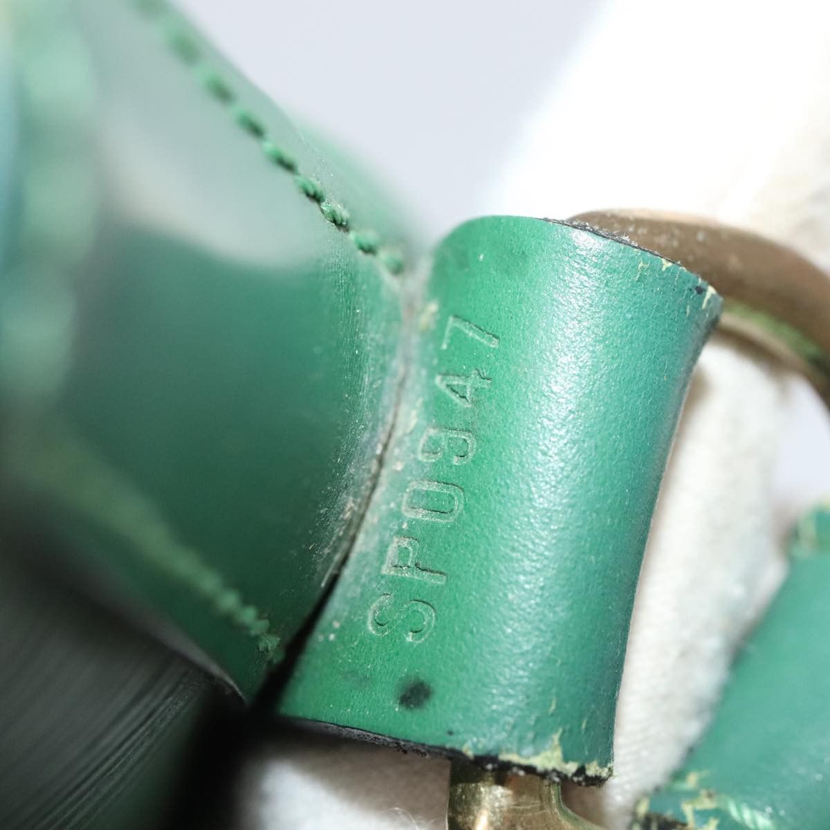 Louis Vuitton Noé Green Leather Shoulder Bag (Pre-Owned) Size ONE SIZE - 20 Thumbnail