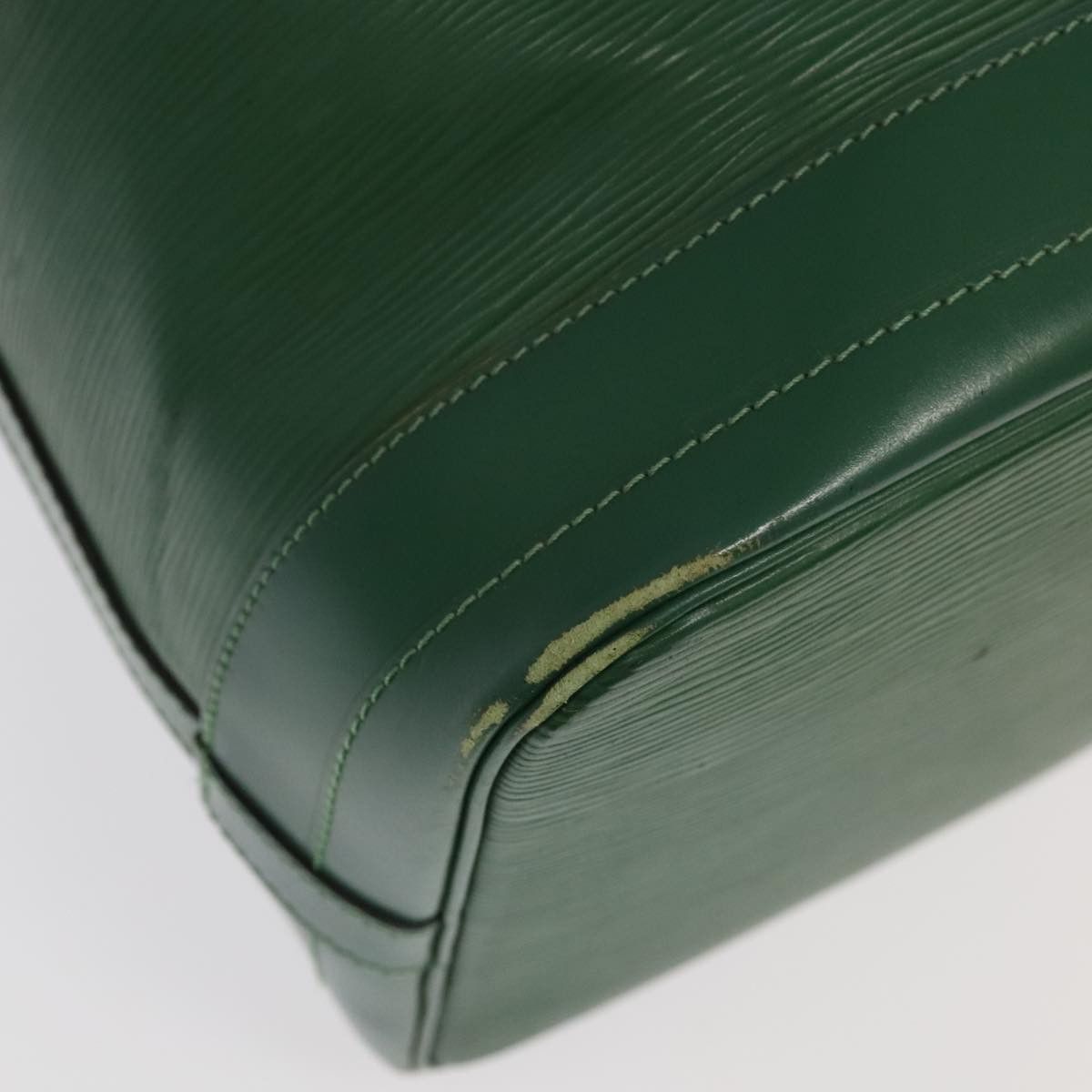 Louis Vuitton Noé Green Leather Shoulder Bag (Pre-Owned) Size ONE SIZE - 13 Thumbnail
