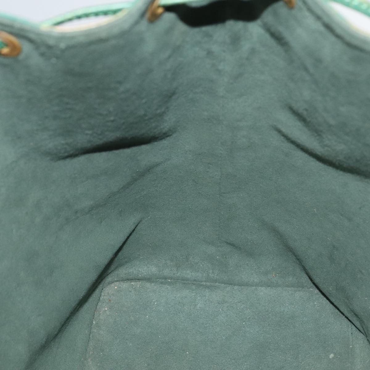 Louis Vuitton Noé Green Leather Shoulder Bag (Pre-Owned) Size ONE SIZE - 18 Thumbnail