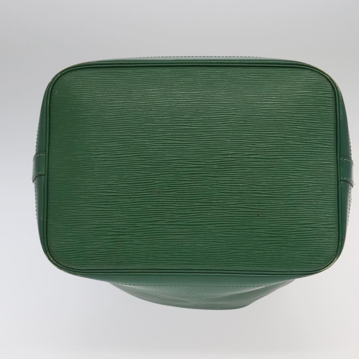 Louis Vuitton Noé Green Leather Shoulder Bag (Pre-Owned) Size ONE SIZE - 9 Thumbnail