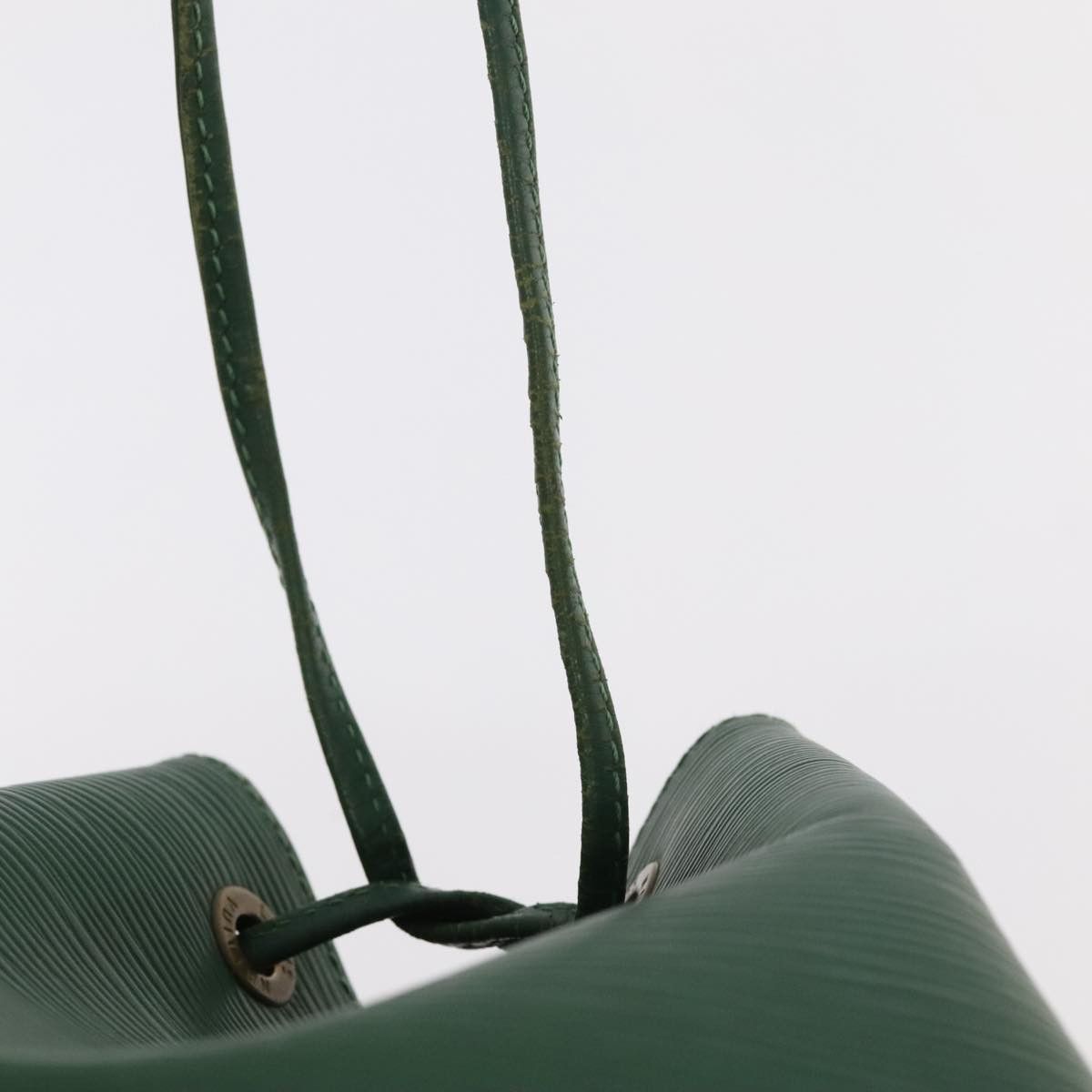 Louis Vuitton Noé Green Leather Shoulder Bag (Pre-Owned) Size ONE SIZE - 16 Thumbnail