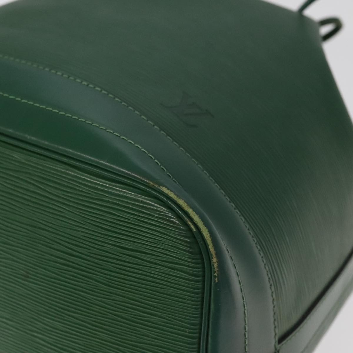 Louis Vuitton Noé Green Leather Shoulder Bag (Pre-Owned) Size ONE SIZE - 10 Thumbnail