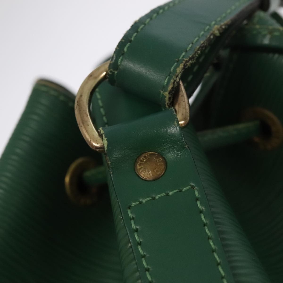 Louis Vuitton Noé Green Leather Shoulder Bag (Pre-Owned) Size ONE SIZE - 15 Thumbnail