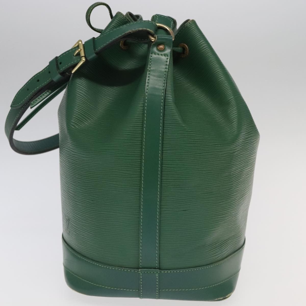 Louis Vuitton Noé Green Leather Shoulder Bag (Pre-Owned) Size ONE SIZE - 4 Thumbnail