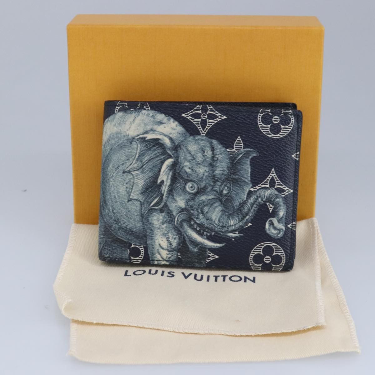 Louis Vuitton Marco Navy Canvas Wallet (Pre-Owned) Size ONE SIZE - 19 Thumbnail