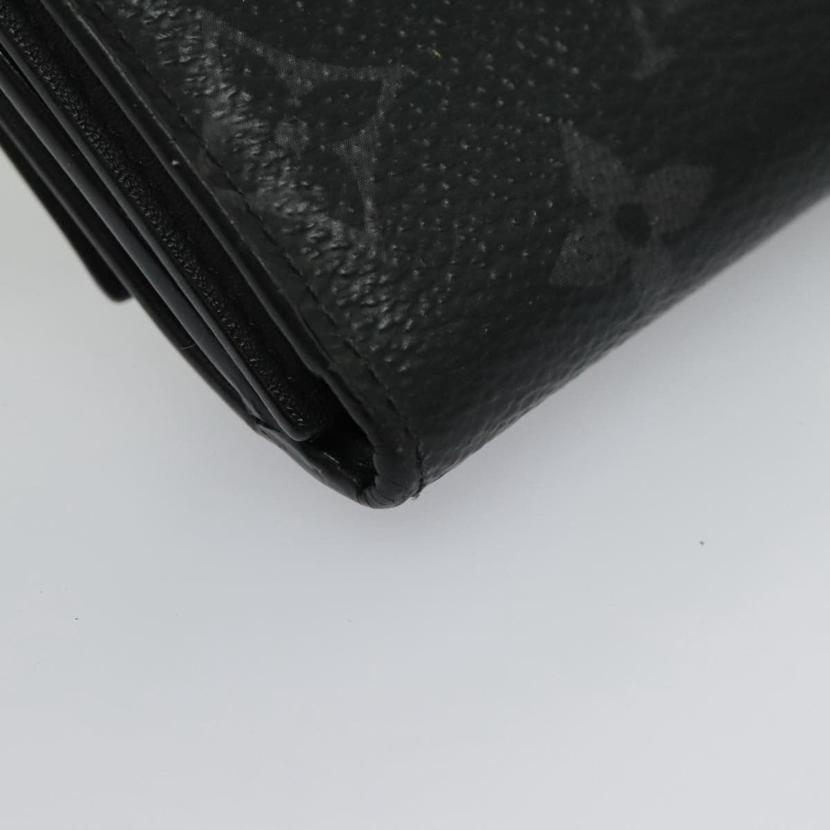 Louis Vuitton Discovery Grey Canvas Wallet (Pre-Owned) Size ONE SIZE - 8 Thumbnail