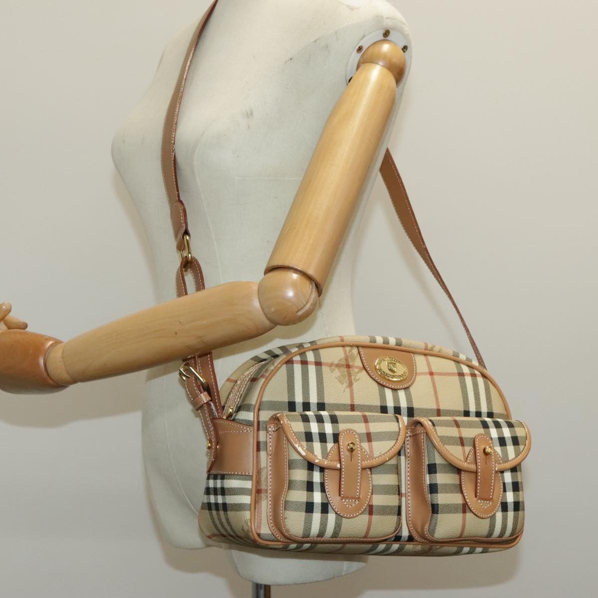 Burberry Nova Check Beige Canvas Shoulder Bag (Pre-Owned) Size ONE SIZE - 20 Thumbnail