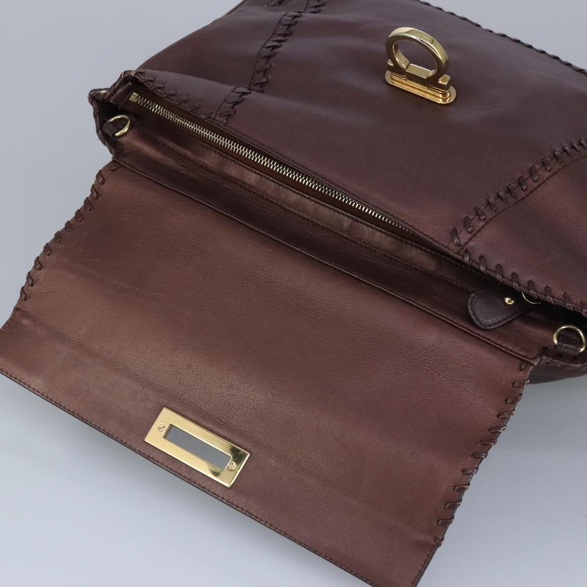 Salvatore Ferragamo Brown Leather Handbag (Pre-Owned) Size ONE SIZE - 20 Thumbnail