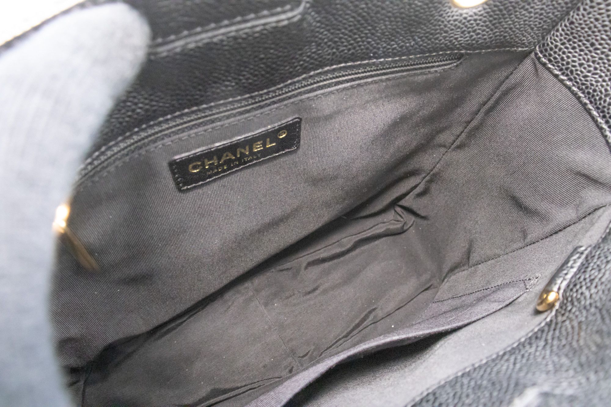 Chanel Black Leather Shoulder Bag (Pre-Owned) Size ONE SIZE - 8 Thumbnail