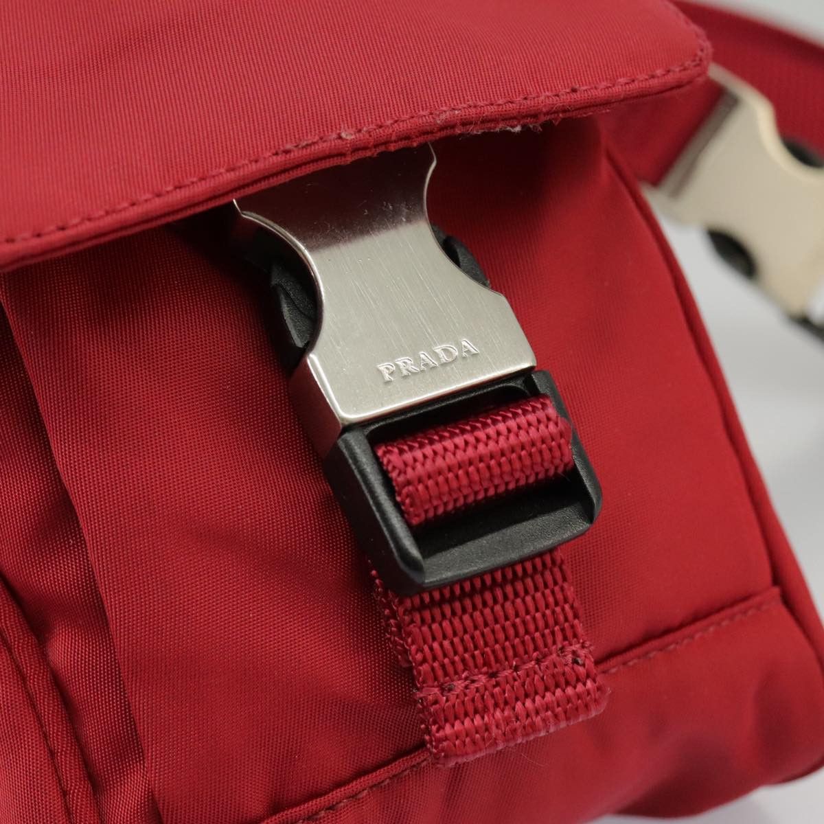 Prada Triangle Logo Red Synthetic Clutch Bag (Pre-Owned) Size ONE SIZE - 17 Thumbnail