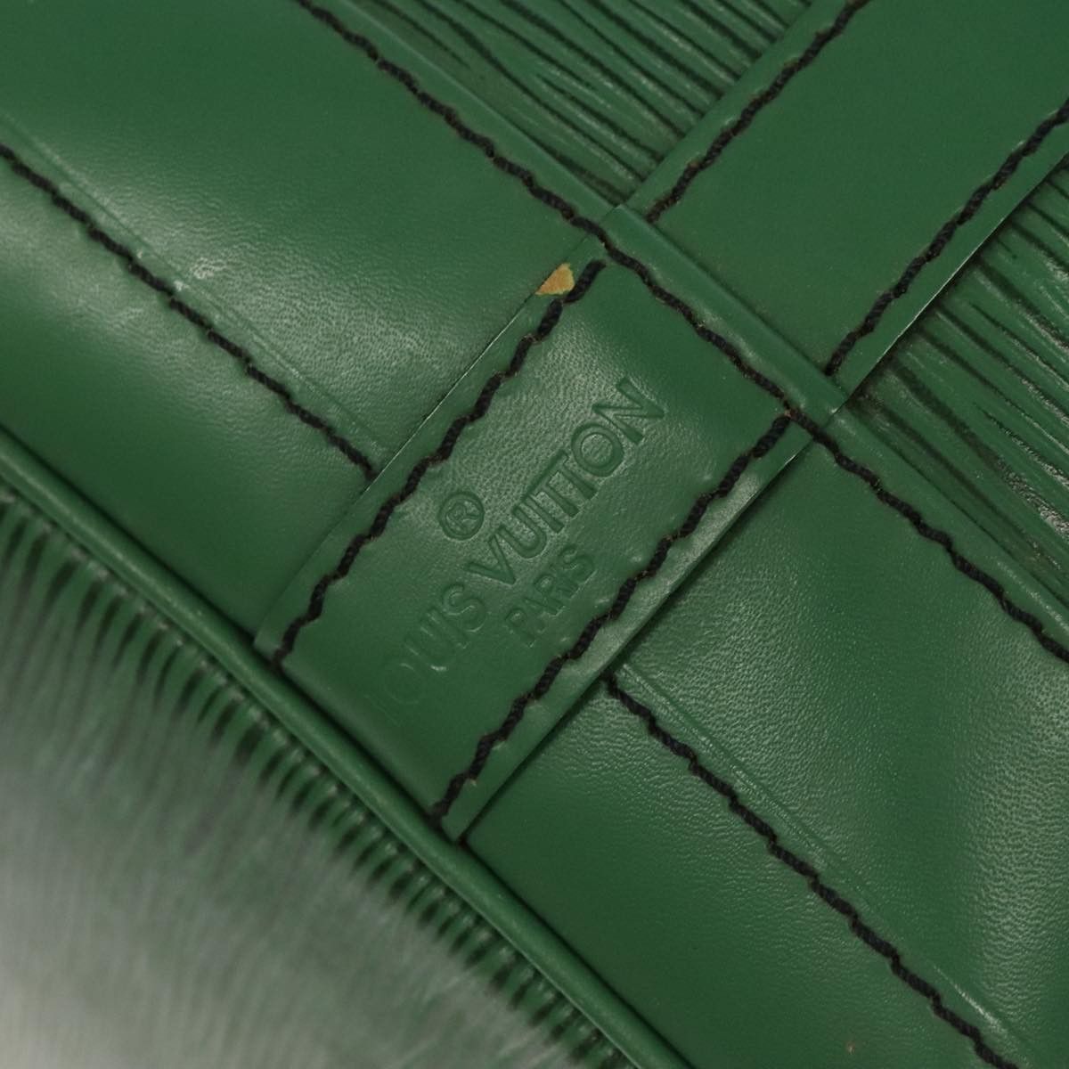 Louis Vuitton Noé Green Leather Shoulder Bag (Pre-Owned) Size ONE SIZE - 19 Thumbnail