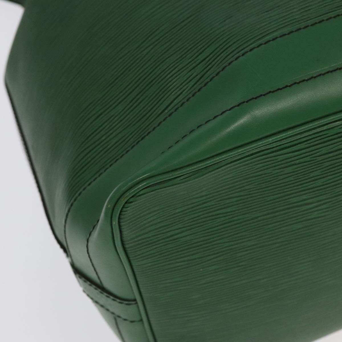 Louis Vuitton Noé Green Leather Shoulder Bag (Pre-Owned) Size ONE SIZE - 6 Thumbnail