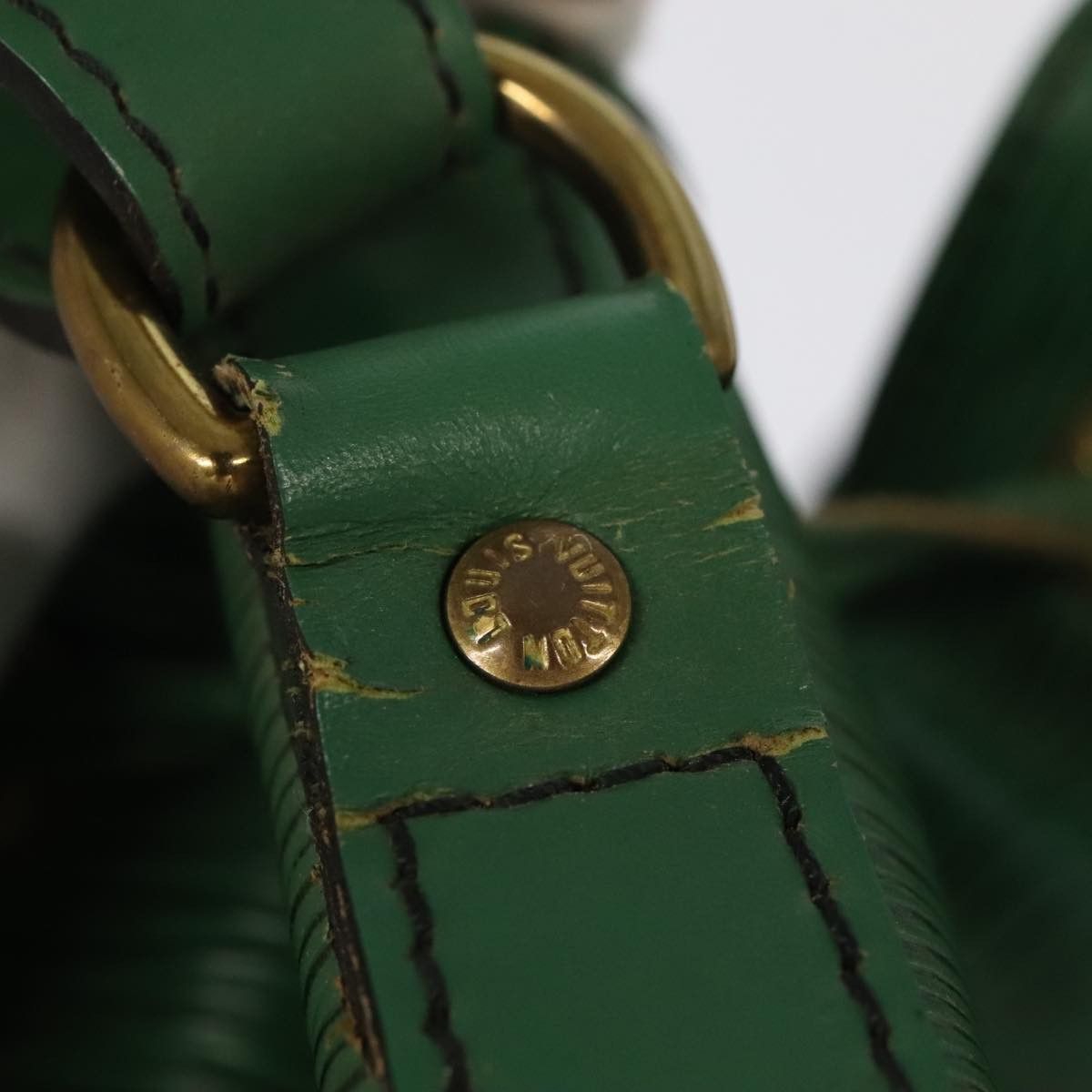 Louis Vuitton Noé Green Leather Shoulder Bag (Pre-Owned) Size ONE SIZE - 7 Thumbnail