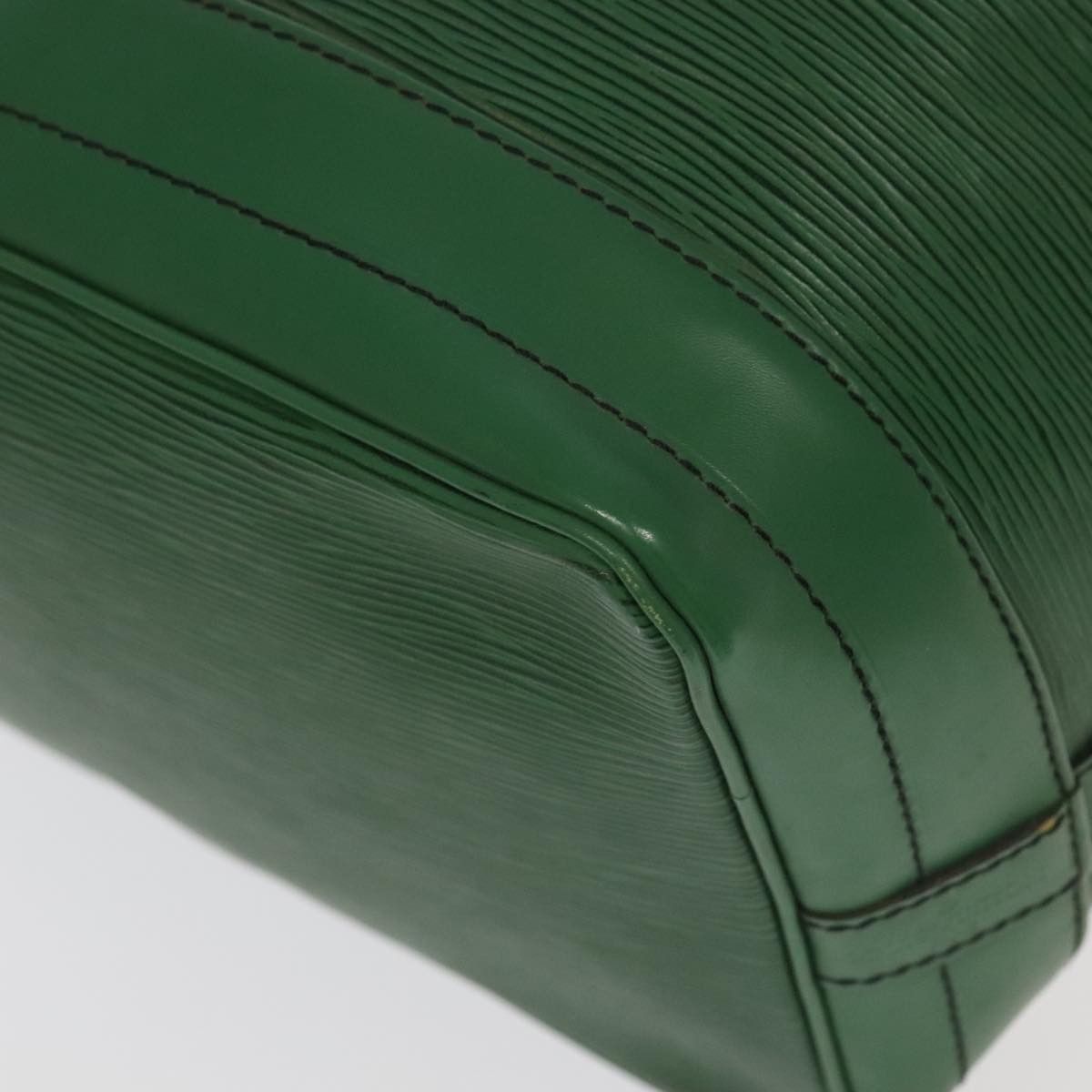 Louis Vuitton Noé Green Leather Shoulder Bag (Pre-Owned) Size ONE SIZE - 17 Thumbnail