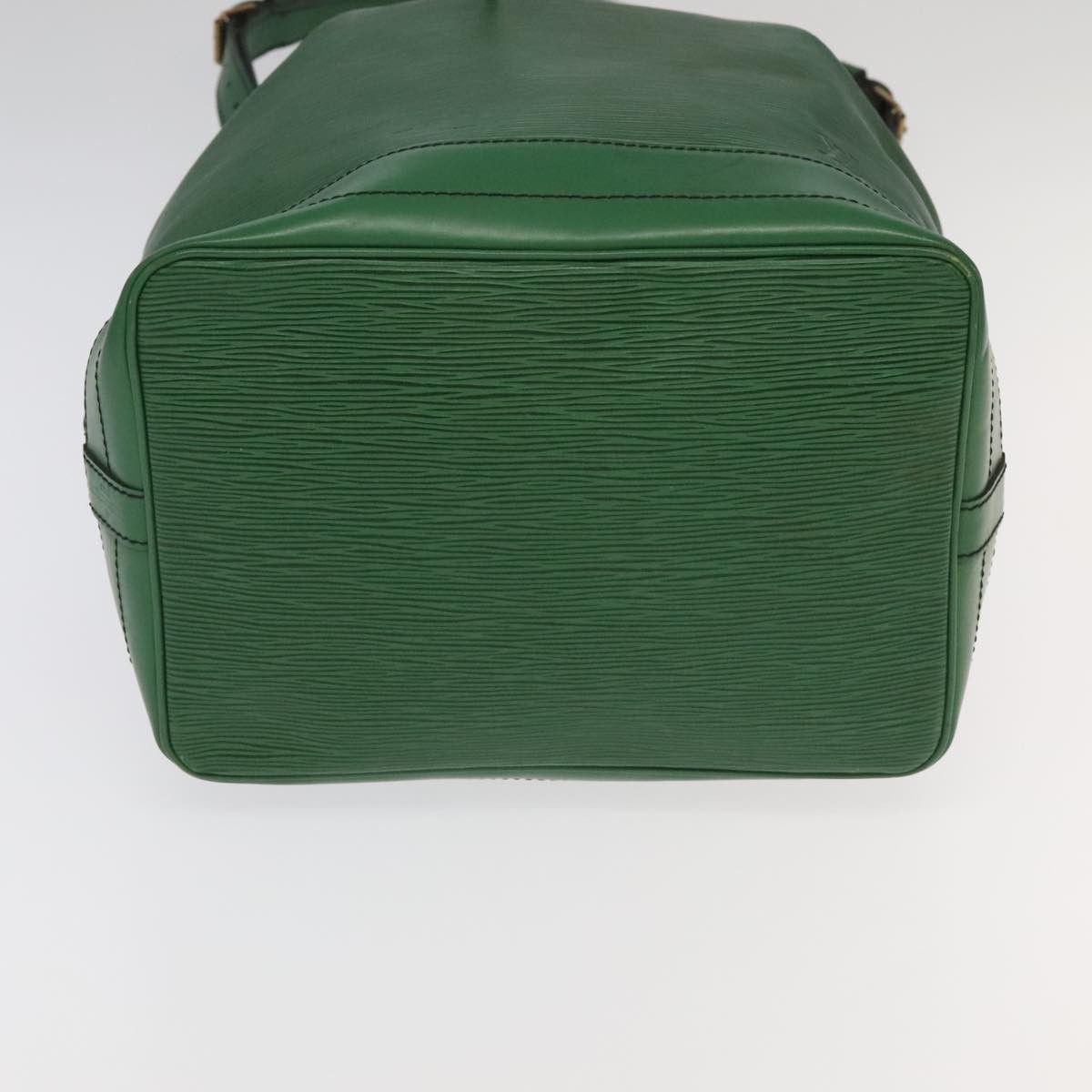 Louis Vuitton Noé Green Leather Shoulder Bag (Pre-Owned) Size ONE SIZE - 5 Thumbnail