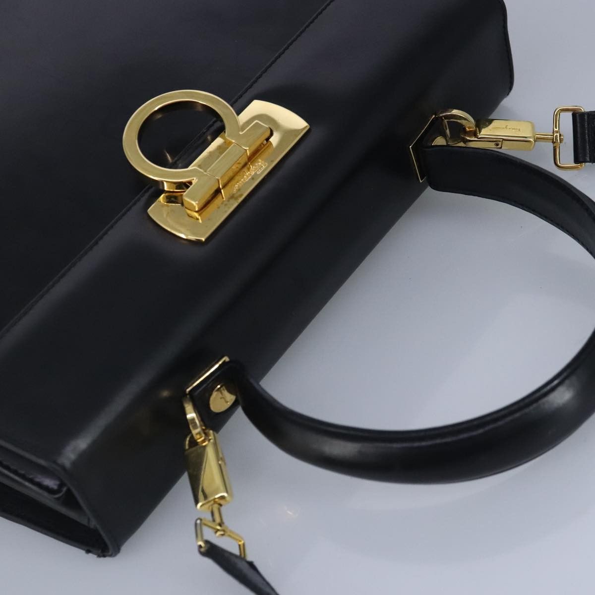 Salvatore Ferragamo Gancini Black Leather Handbag (Pre-Owned) Size ONE SIZE - 6 Thumbnail
