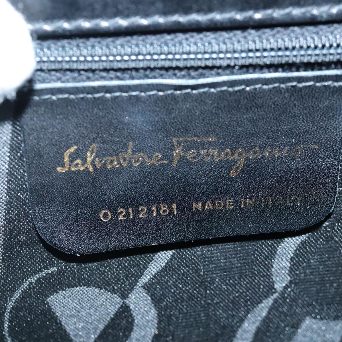 Salvatore Ferragamo Gancini Black Leather Handbag (Pre-Owned) Size ONE SIZE - 14 Thumbnail