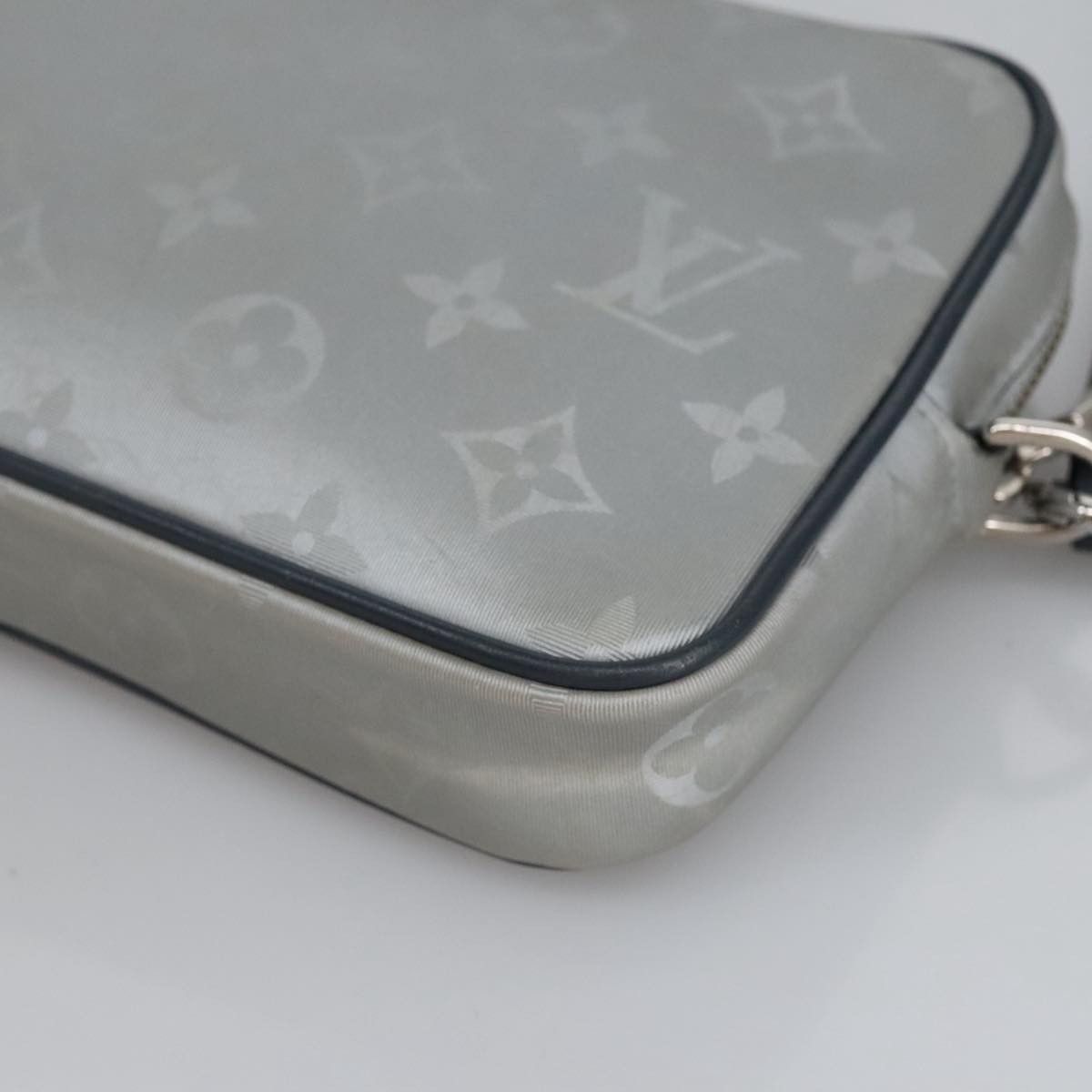 Louis Vuitton Satellite Silver Canvas Clutch Bag (Pre-Owned) Size ONE SIZE - 7 Thumbnail