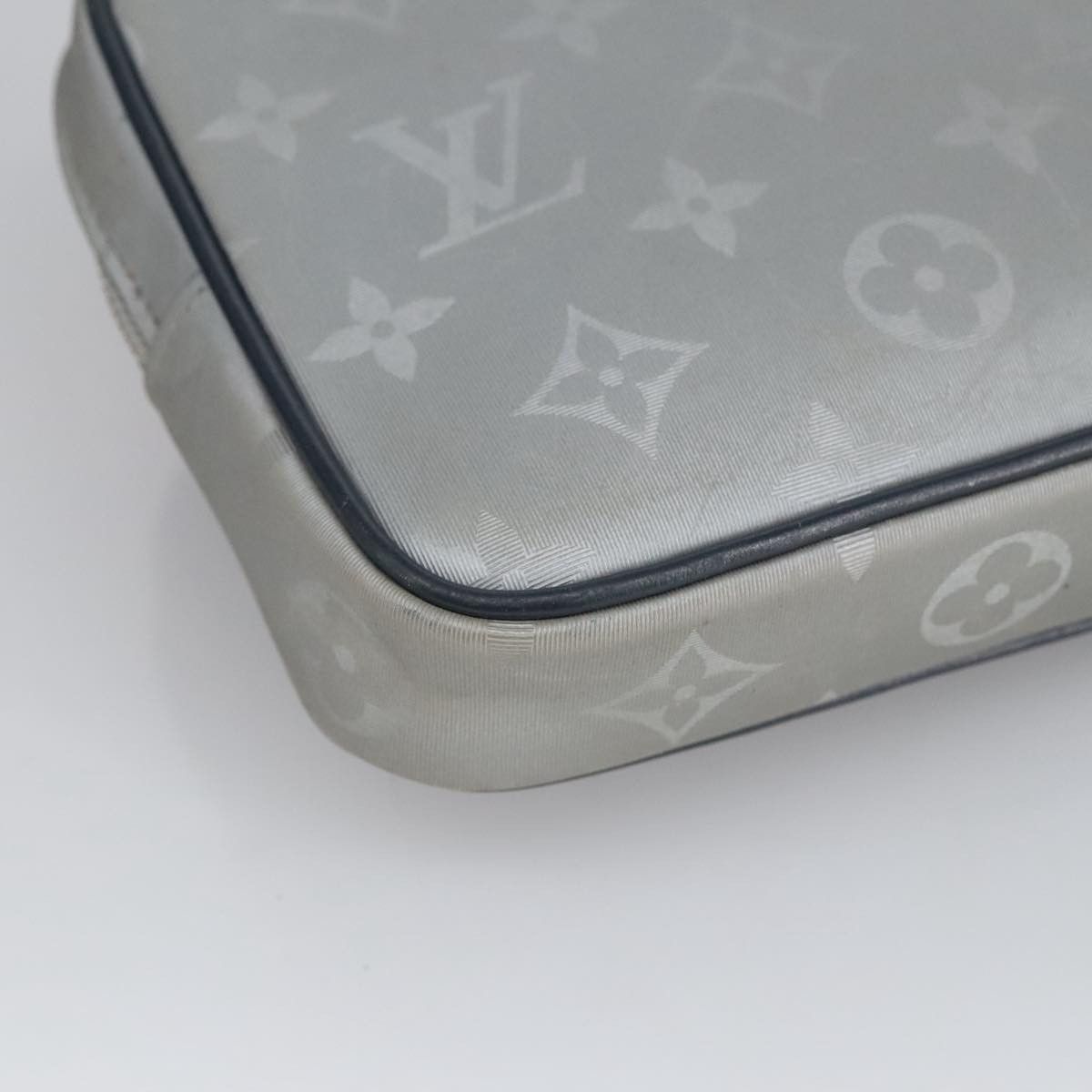 Louis Vuitton Satellite Silver Canvas Clutch Bag (Pre-Owned) Size ONE SIZE - 8 Thumbnail