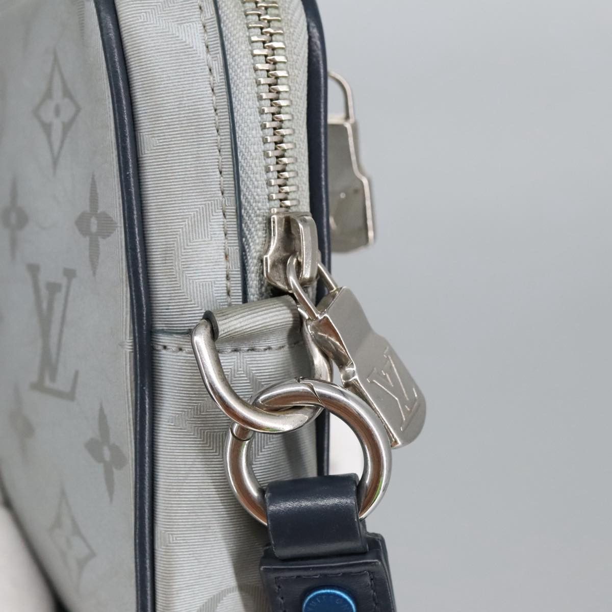 Louis Vuitton Satellite Silver Canvas Clutch Bag (Pre-Owned) Size ONE SIZE - 10 Thumbnail