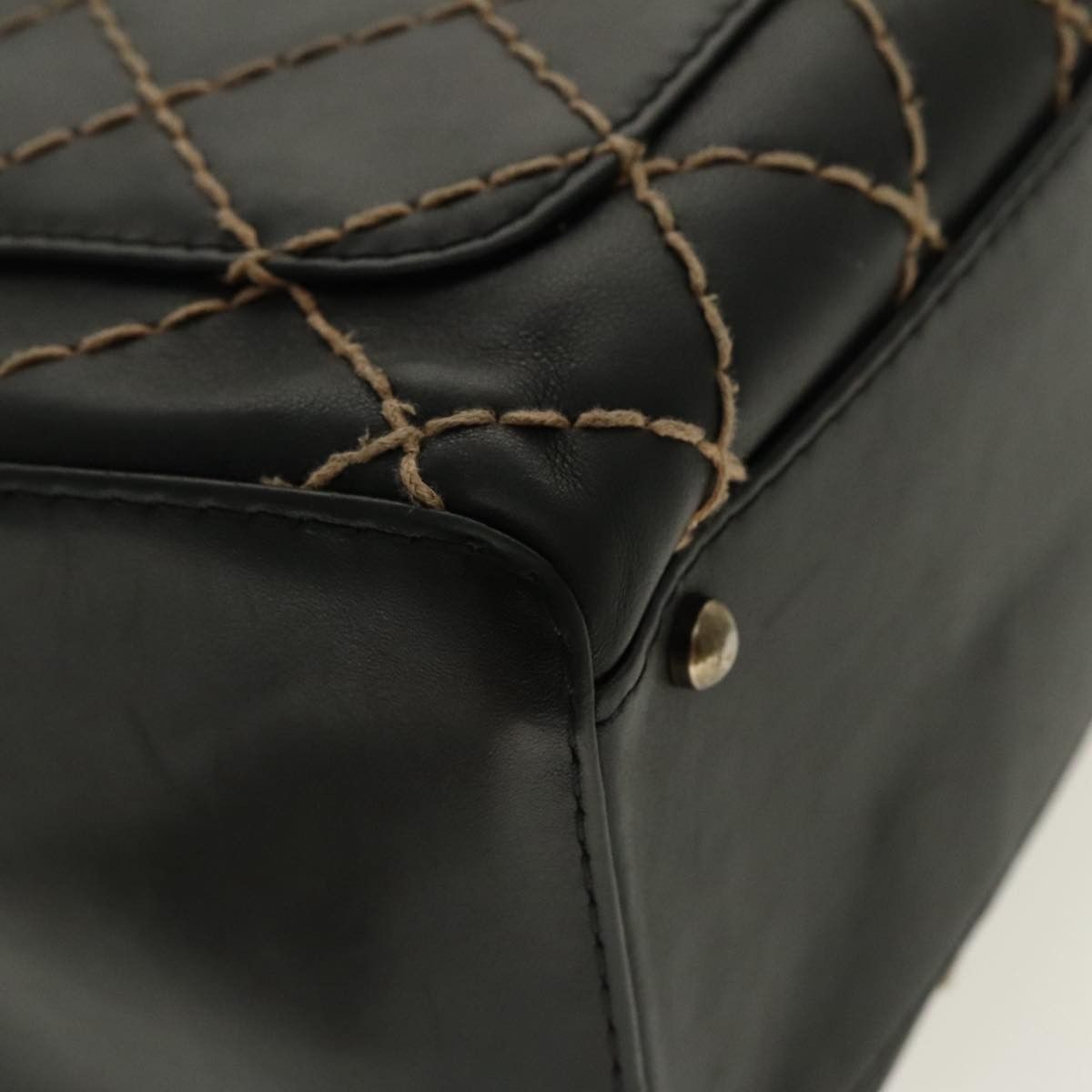 Chanel Black Leather Handbag (Pre-Owned) Size ONE SIZE - 9 Thumbnail
