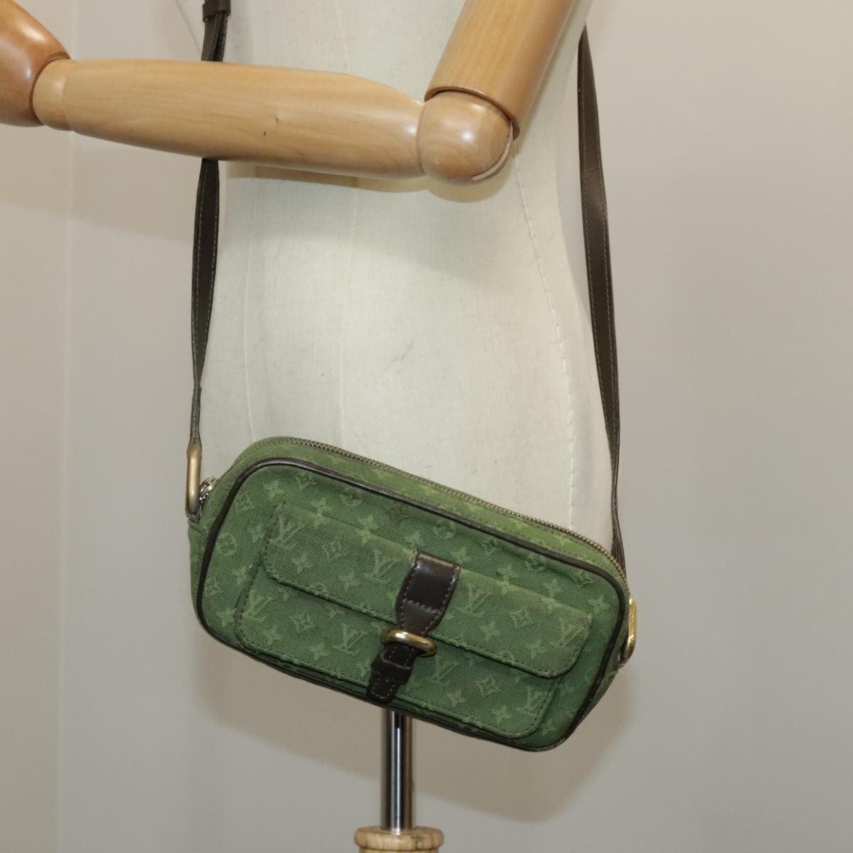Louis Vuitton Juliette Khaki Canvas Shoulder Bag (Pre-Owned) Size ONE SIZE - 20 Thumbnail