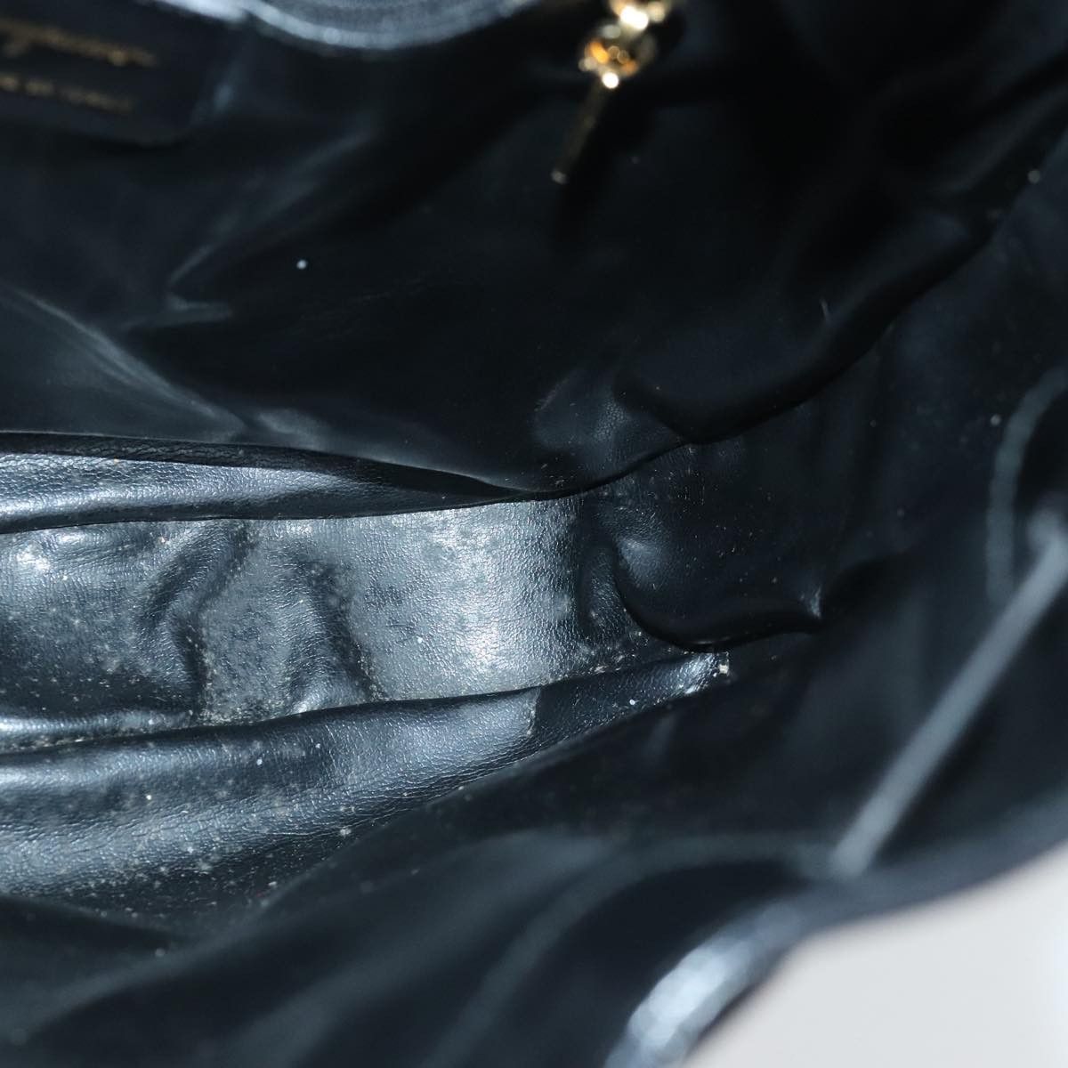 Salvatore Ferragamo Vara Black Suede Shoulder Bag (Pre-Owned) Size ONE SIZE - 17 Thumbnail