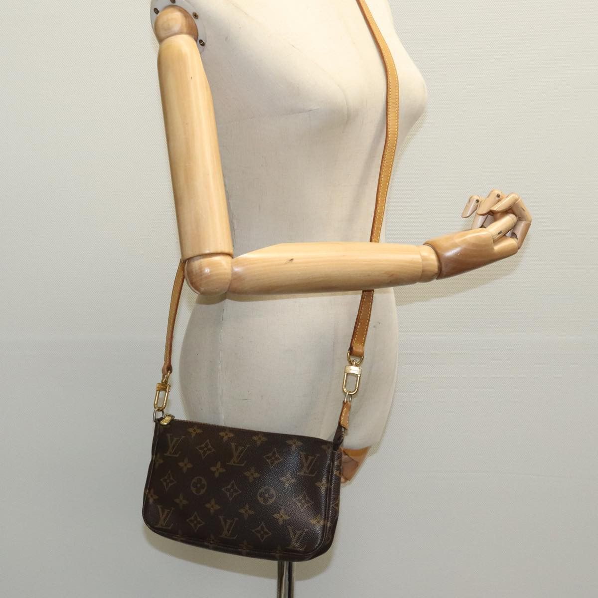 Louis Vuitton Pochette Accessoire Brown Canvas Clutch Bag (Pre-Owned) Size ONE SIZE - 18 Thumbnail